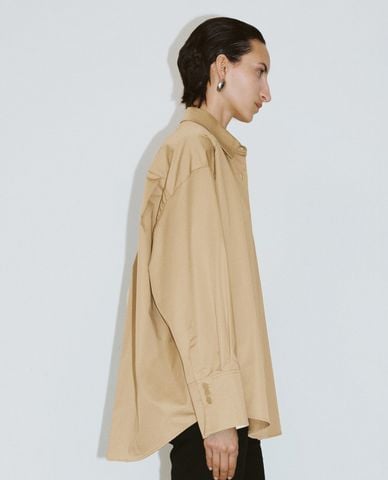  URBAN REVIVO - Áo sơ mi nữ cổ bẻ tay dài Button Up Oversized 