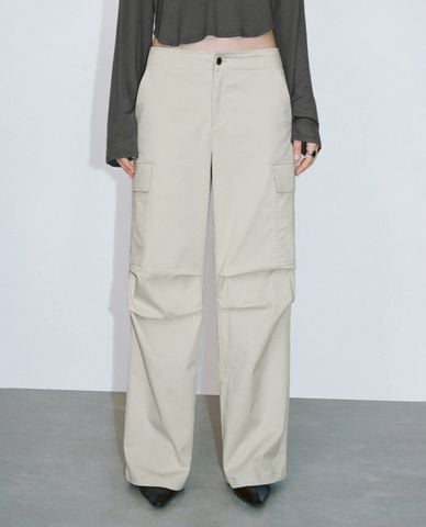  URBAN REVIVO - Quần nữ ống rộng phối túi hiện đại 