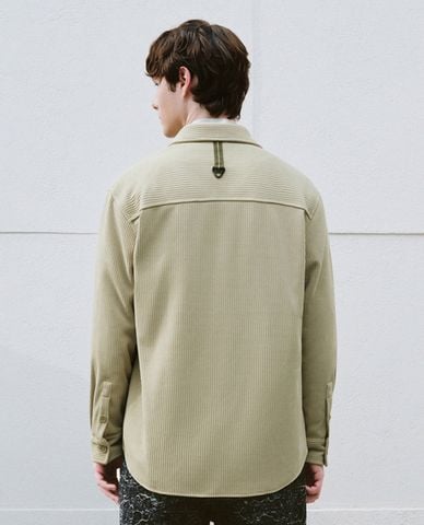  URBAN REVIVO - Áo khoác sơ mi nam cổ bẻ tay dài Loose Flap Pocket 