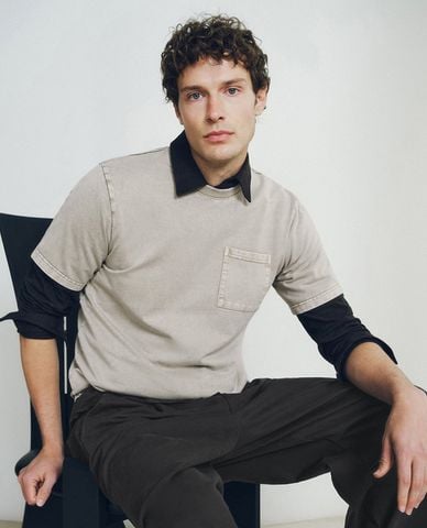  URBAN REVIVO - Áo thun nam cổ tròn hiện đại 