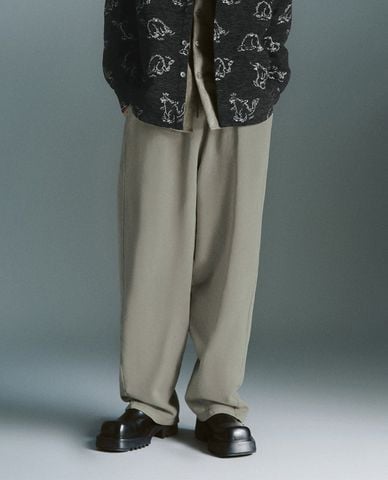  URBAN REVIVO - Quần nam ống rộng lưng thun thời thượng 