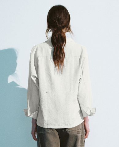  URBAN REVIVO - Áo sơ mi nữ cổ bẻ tay dài Button Up Loose 