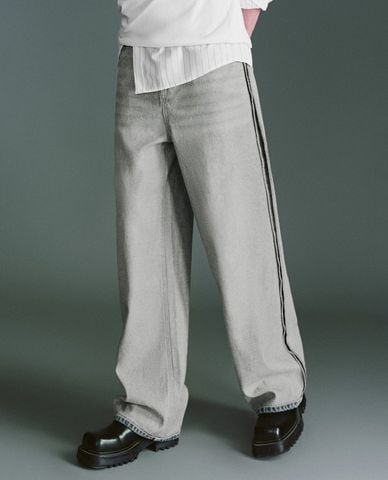  URBAN REVIVO - Quần jeans nam ống rộng hiện đại 