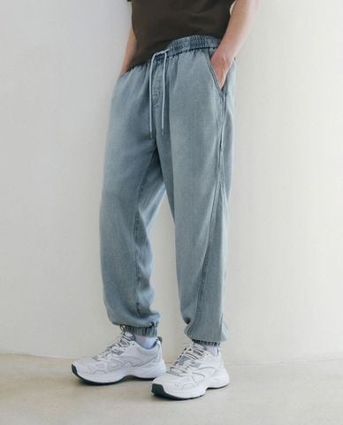  URBAN REVIVO - Quần jogger nam denim năng động 