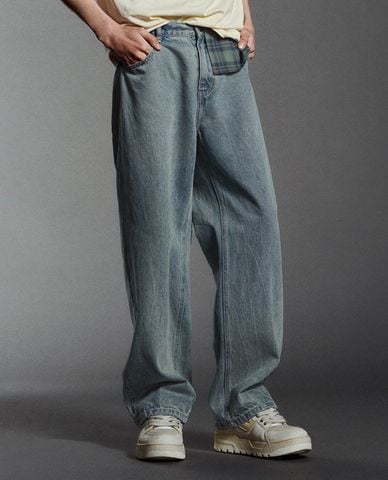  URBAN REVIVO - Quần jeans nam ống rộng phối caro 