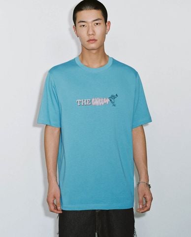  URBAN REVIVO - Áo thun nam cổ tròn tay ngắn in chữ 