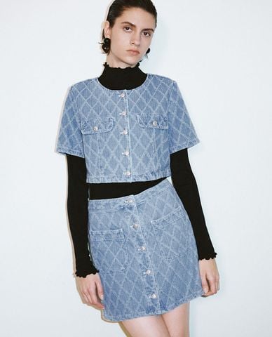  URBAN REVIVO - Áo khoác denim nữ phom croptop thời trang 