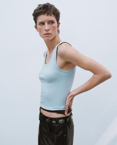  URBAN REVIVO - Áo ba lỗ nữ cổ chữ U năng động 