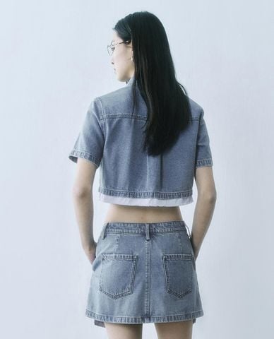  URBAN REVIVO - Áo sơ mi denim nữ tay ngắn phom croptop 