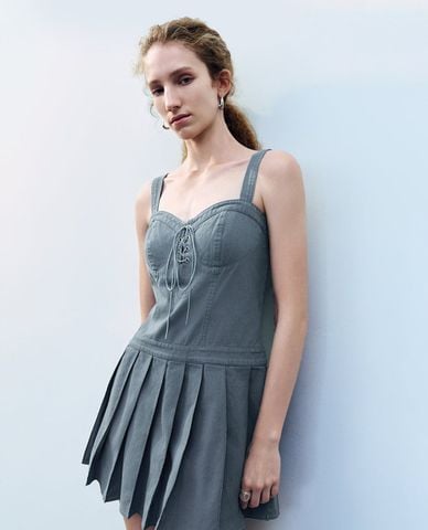  URBAN REVIVO - Đầm hai dây denim phom mini A-Line 