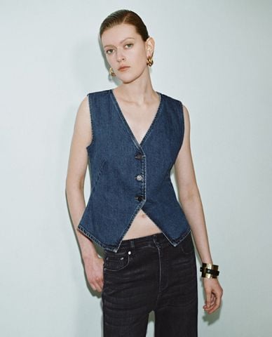  URBAN REVIVO - Áo khoác gilet nữ denim cổ V trẻ trung 