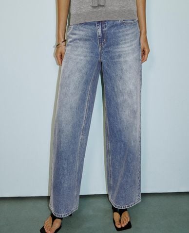  URBAN REVIVO - Quần jeans nữ ống rộng thời thượng 