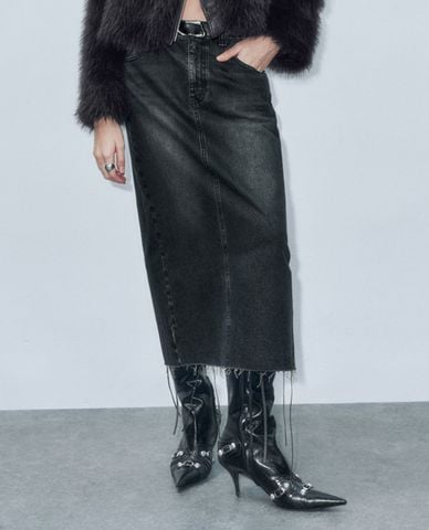  URBAN REVIVO - Chân váy denim midi phối thắt lưng Regular 