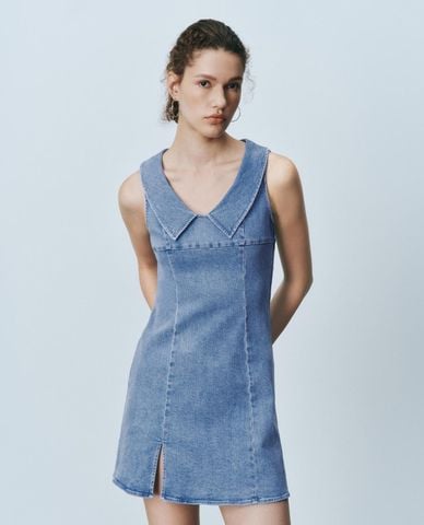  URBAN REVIVO - Đầm denim mini cổ bẻ sát nách 