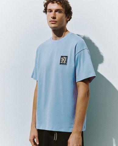  URBAN REVIVO - Áo thun nam cổ tròn tay ngắn hiện đại 