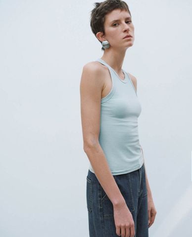  URBAN REVIVO - Áo ba lỗ nữ cổ tròn phom ôm 