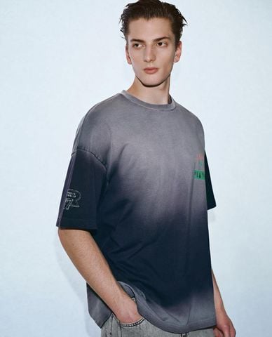  URBAN REVIVO - Áo thun nam cổ tròn tay ngắn hiện đại 