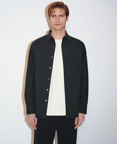  URBAN REVIVO - Áo sơ mi nam cổ bẻ tay dài Regular Button Up 