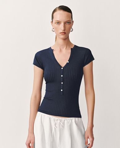  URBAN REVIVO - Áo dệt kim nữ cổ V tay ngắn 