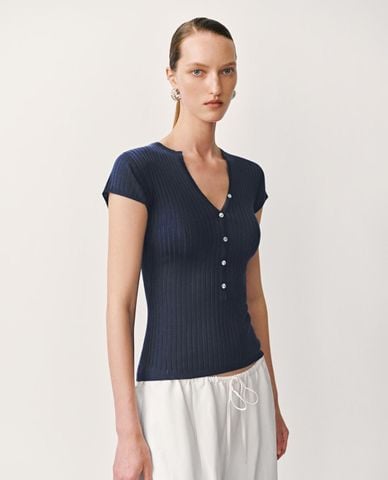  URBAN REVIVO - Áo dệt kim nữ cổ V tay ngắn 