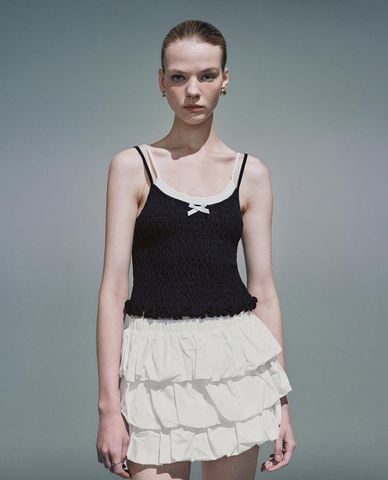  URBAN REVIVO - Áo croptop nữ hai dây phối nơ 