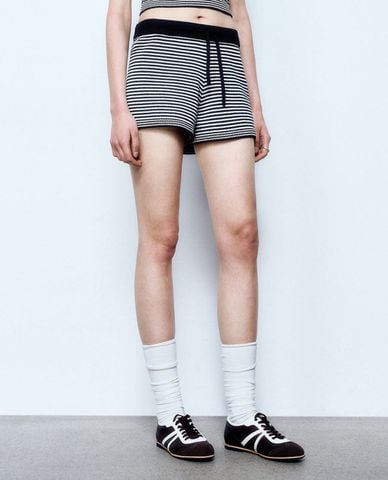  URBAN REVIVO - Quần short ngắn nữ kẻ sọc Striped 