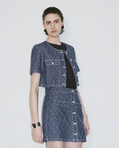  URBAN REVIVO - Áo khoác denim nữ phom croptop cá tính 