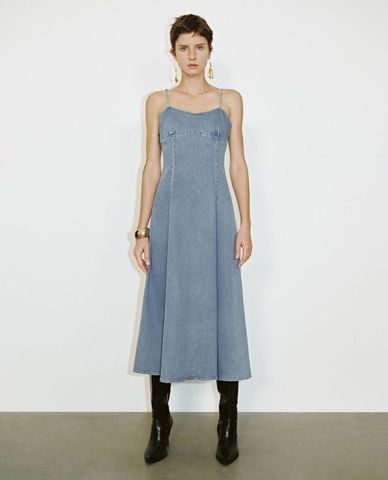  URBAN REVIVO - Đầm denim midi hai dây thời trang 