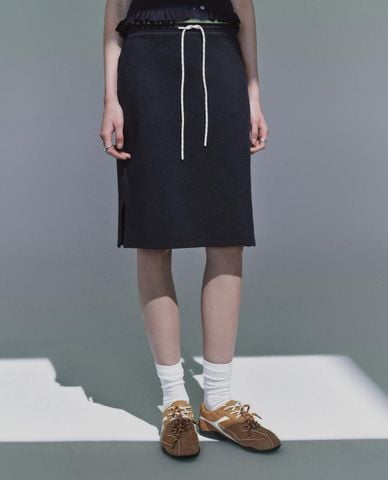  URBAN REVIVO - Chân váy phom suông midi phối dây rút 