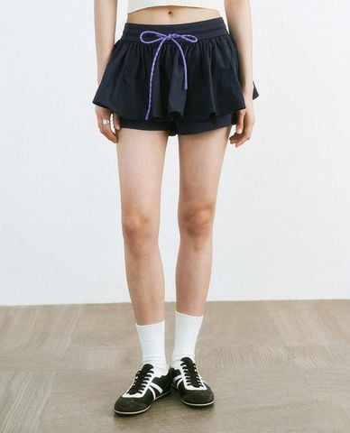  URBAN REVIVO - Quần short giả váy nữ phối dây rút 