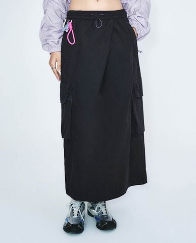  URBAN REVIVO - Chân váy phom suông midi phối túi hộp 