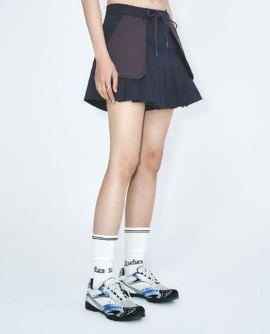  URBAN REVIVO - Chân váy xếp li mini nữ tính 