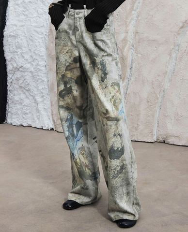  URBAN REVIVO - Quần jeans nữ ống rộng phối màu cá tính 