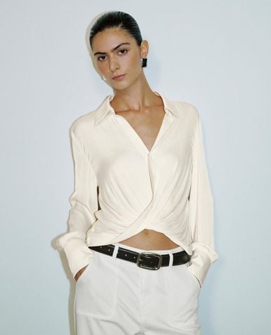  URBAN REVIVO - Áo kiểu nữ cổ V vạt chéo Crossover Overhead 