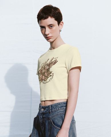  URBAN REVIVO - Áo croptop nữ cổ tròn tay ngắn Printed 