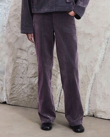  URBAN REVIVO - Quần jeans nữ ống rộng wash bạc cá tính Straight 