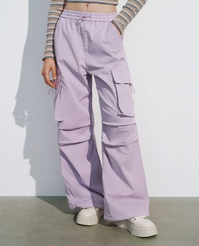  URBAN REVIVO - Quần nữ ống rộng lưng thun hiện đại Loose 