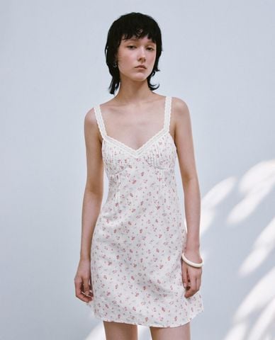  URBAN REVIVO - Đầm hai dây mini cổ V Floral Print 