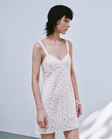  URBAN REVIVO - Đầm hai dây mini cổ V Floral Print 