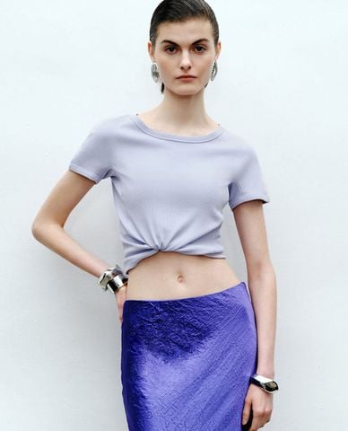  URBAN REVIVO - Áo thun nữ cổ tròn tay ngắn Skinny 