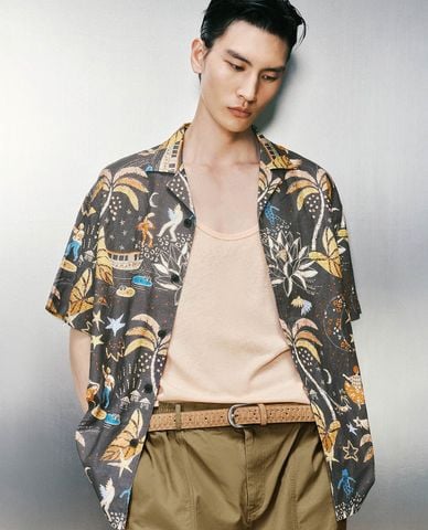  URBAN REVIVO - Áo sơ mi nam cổ bẻ tay ngắn Printed 