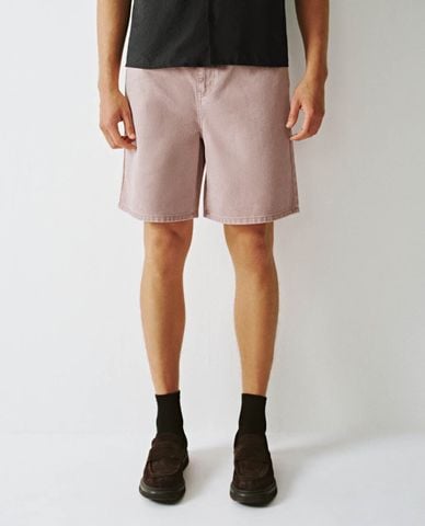  URBAN REVIVO - Quần short jeans nam ngang gối 