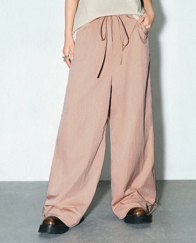  URBAN REVIVO - Quần nữ ống rộng lưng thun phối dây rút 