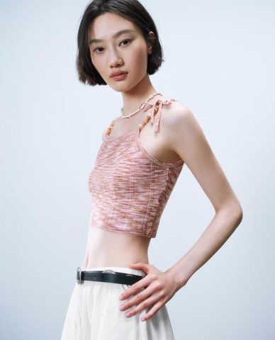  URBAN REVIVO - Áo hai dây nữ phom croptop thắt nơ 