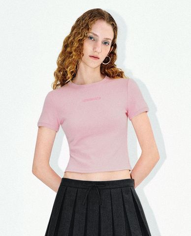  URBAN REVIVO - Áo croptop nữ cổ tròn tay ngắn 
