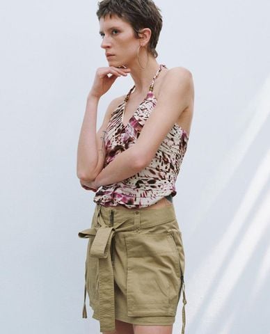  URBAN REVIVO - Áo kiểu nữ cổ yếm hiện đại Cami 