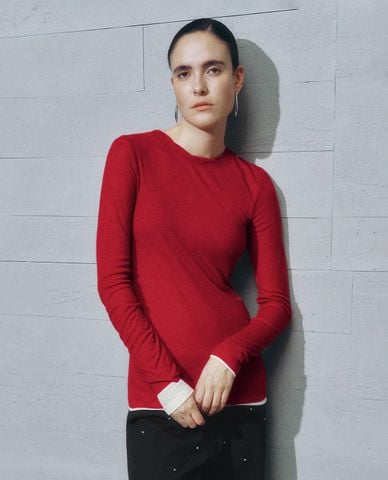  URBAN REVIVO - Áo thun nữ cổ tròn phom ôm thời trang 