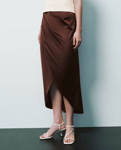  URBAN REVIVO - Chân váy quấn midi Ruched Straight 