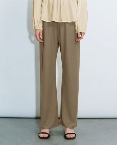  URBAN REVIVO - Quần nữ ống đứng lưng thun hiện đại 