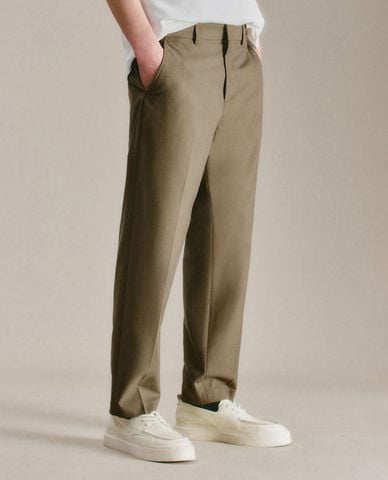  URBAN REVIVO - Quần nam ống đứng xếp li thanh lịch 